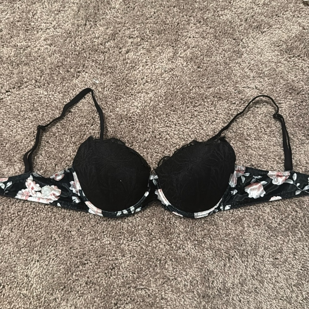 PINK Victoria’s Secret Black Lace Bra